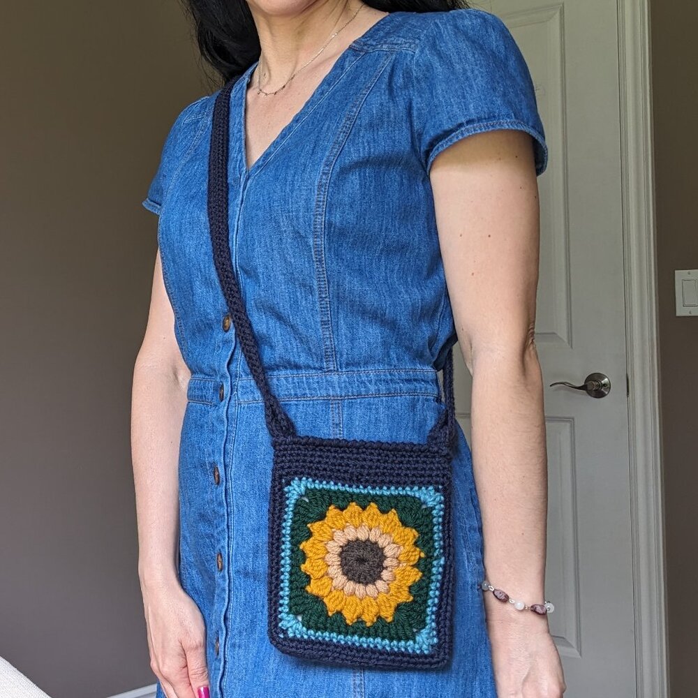 Crochet Crossbody Sunflower Bag | Handmade Crochet Bag